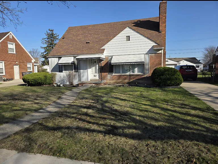 15306 Prospect St — Photo 1