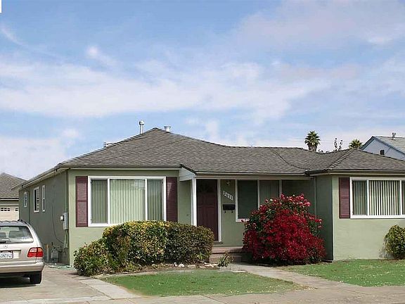 5th image of 2611 Wendell Ave