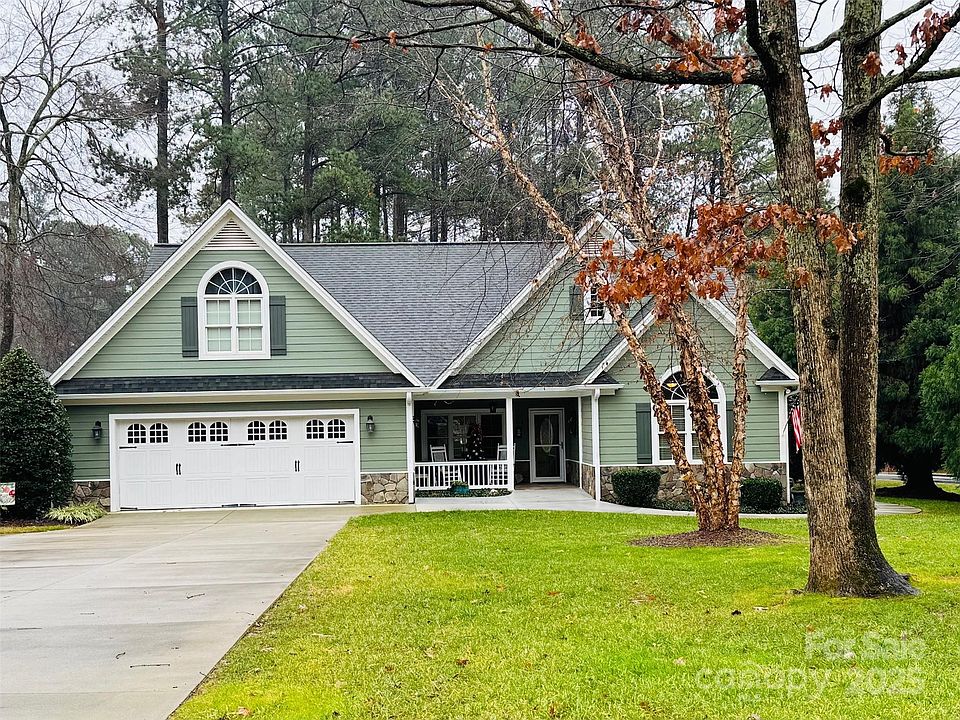 1st image of 104 Lake Hills Dr