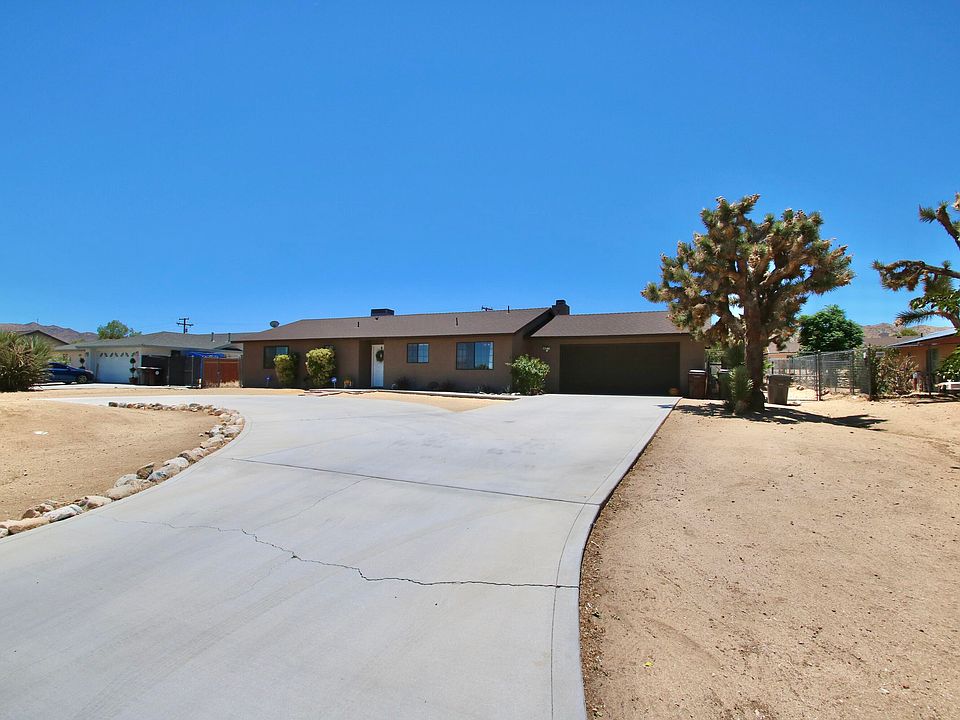 1st image of 58015 Carlyle Dr