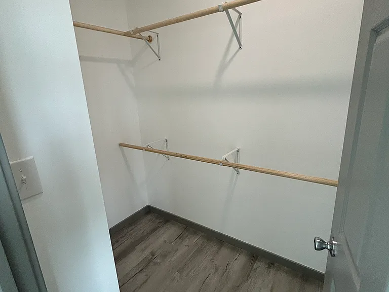 237 Iowa St — Photo 13