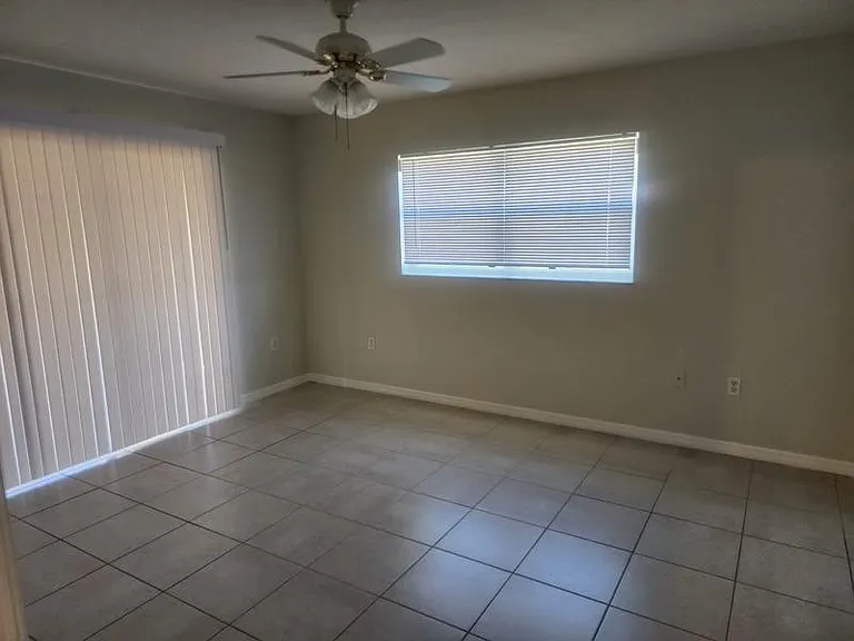 5417 Columbus Blvd — Photo 10