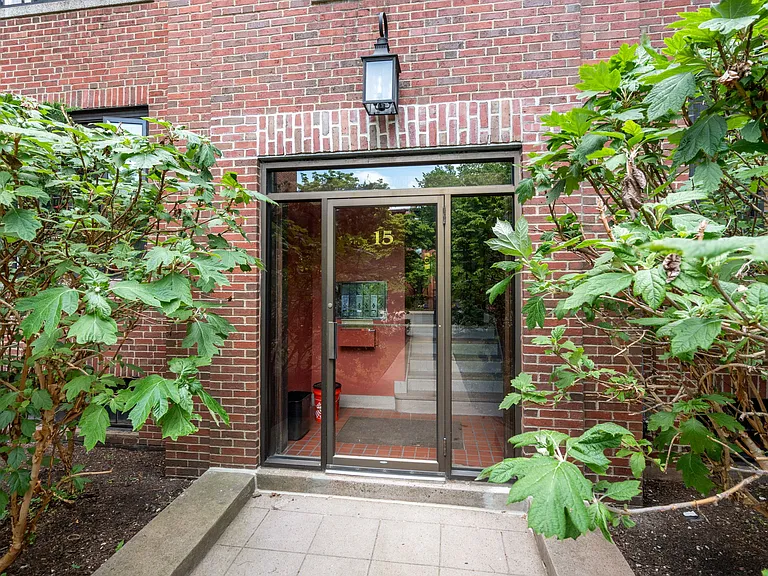 15 Monmouth Ct #5 — Photo 17