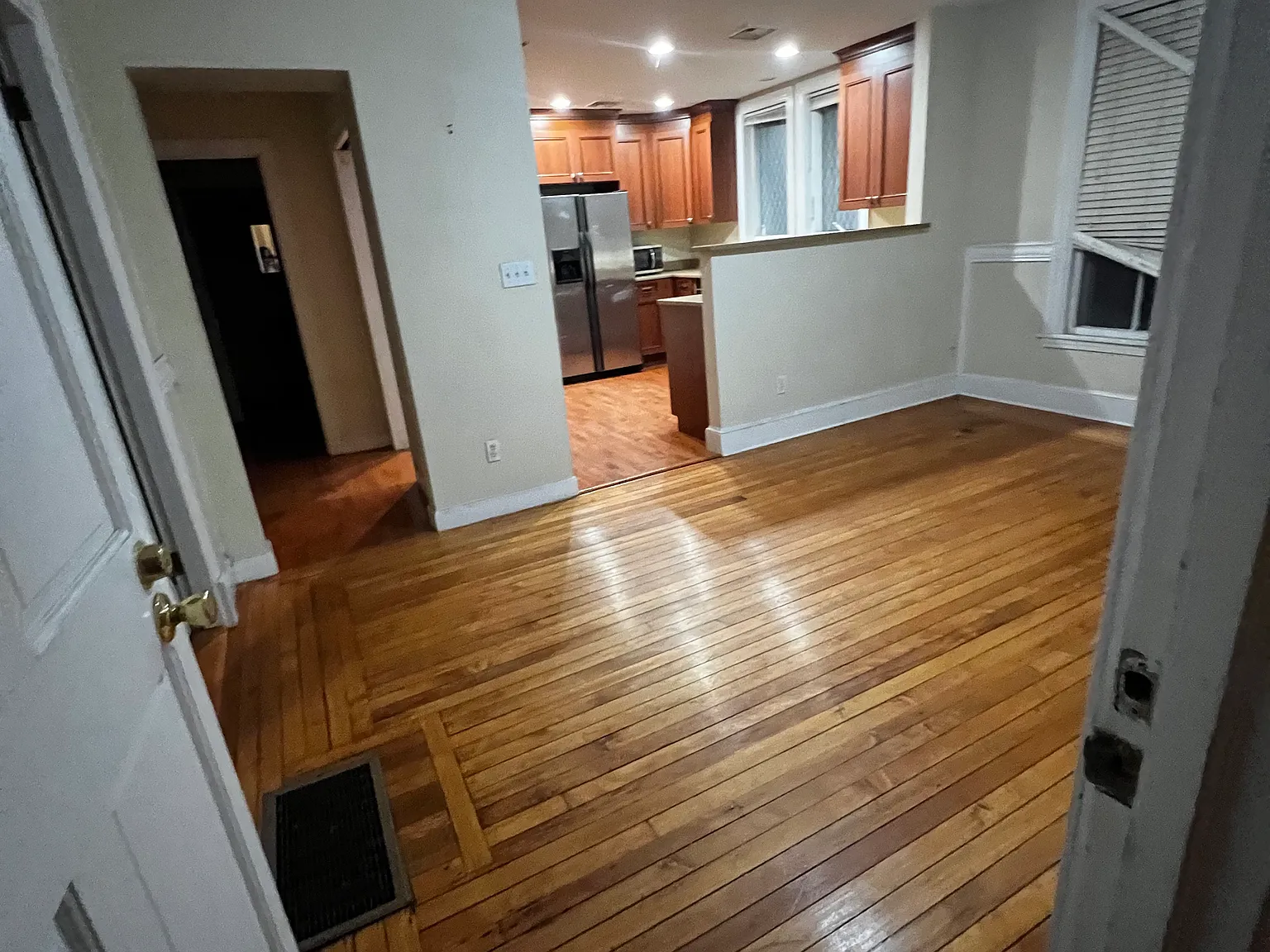2 bed, 1050 sqft, $2,475 — Photo 3