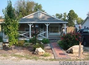 5th image of 633 Barkley St