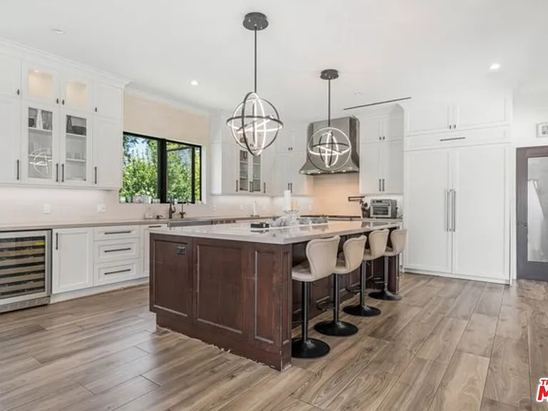 17520 Embassy Dr — Photo 20