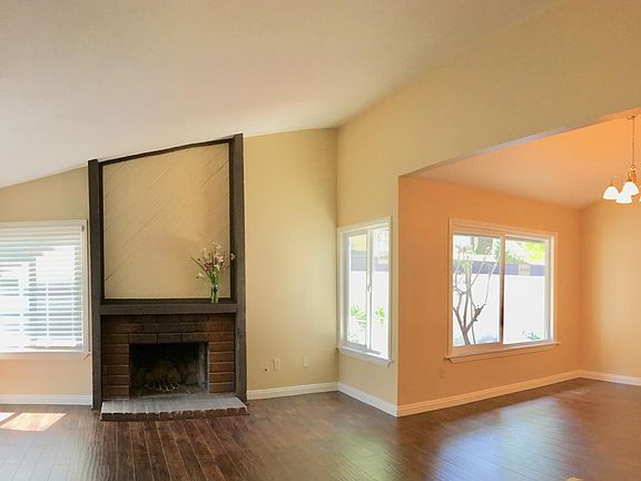 3rd image of 2333 Lindsey Ct APT A