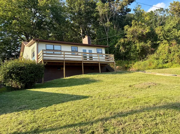94 Lake Shore Dr, Charleston, WV 25313
