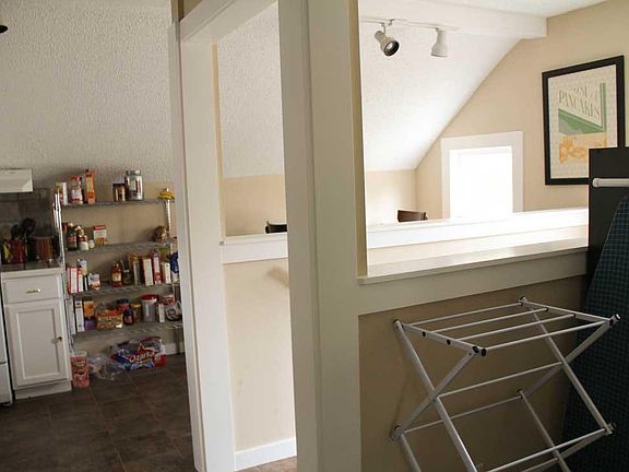 5th image of 3304 S University Dr
