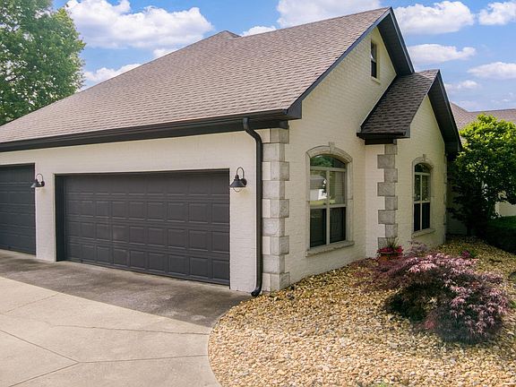 3rd image of 3290 Marlsgate Dr