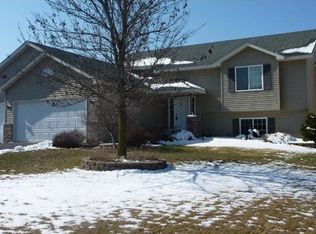 2166 Ponds Ct, Shakopee, MN 55379