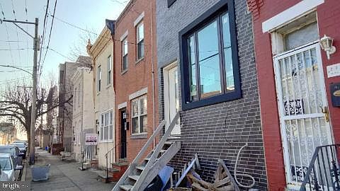 2nd image of 2722 Oakford St