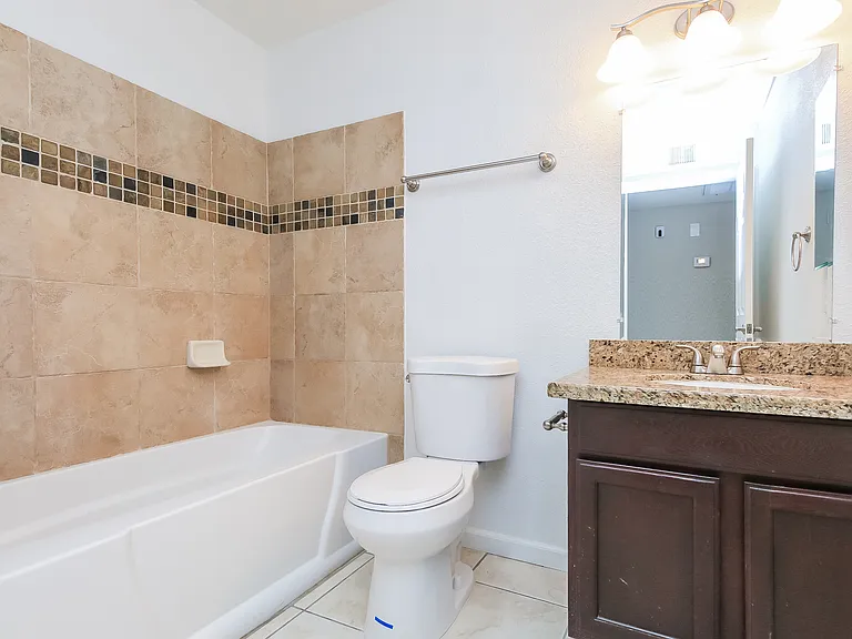 5716 S Roberts Rd — Photo 14