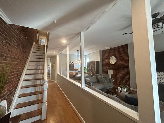 3rd image of 11 1/2 S Vine St