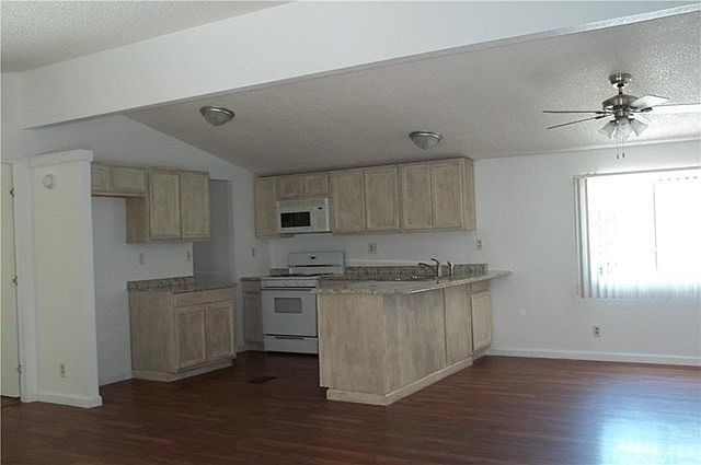 2nd image of 1250 N Kirby St Space 12