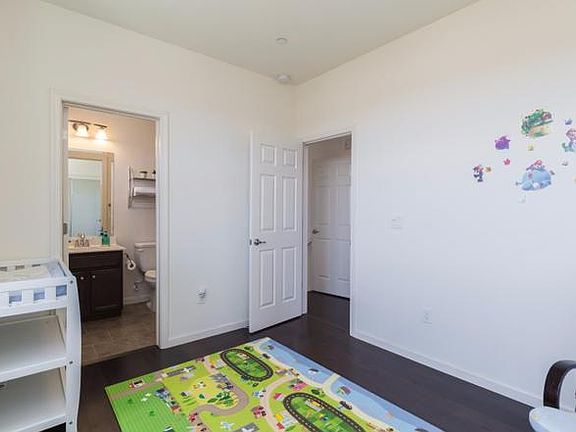 3rd floor - bedroom