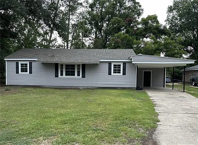 105 Rosewood Cir — Photo 1