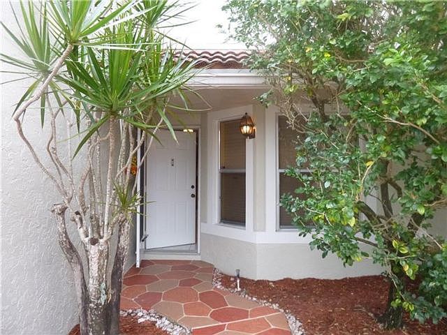 1st image of 7426 Pinewalk Dr S #1