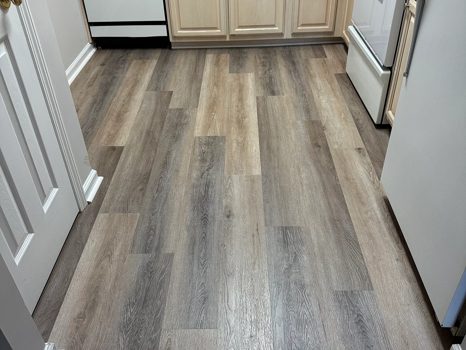 2 bed, 1040 sqft, $1,300 — Photo 4