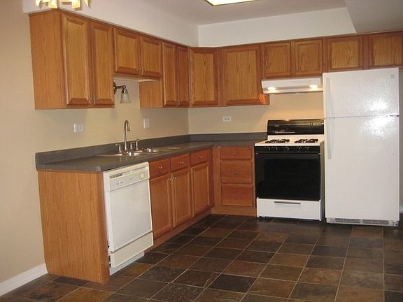 5th image of 108 Mullingar Ct Unit 2B