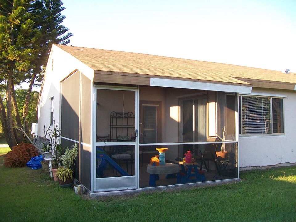2nd image of 462 SE Starflower Ave