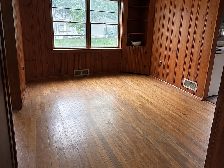 54 Oak Ave — Photo 4
