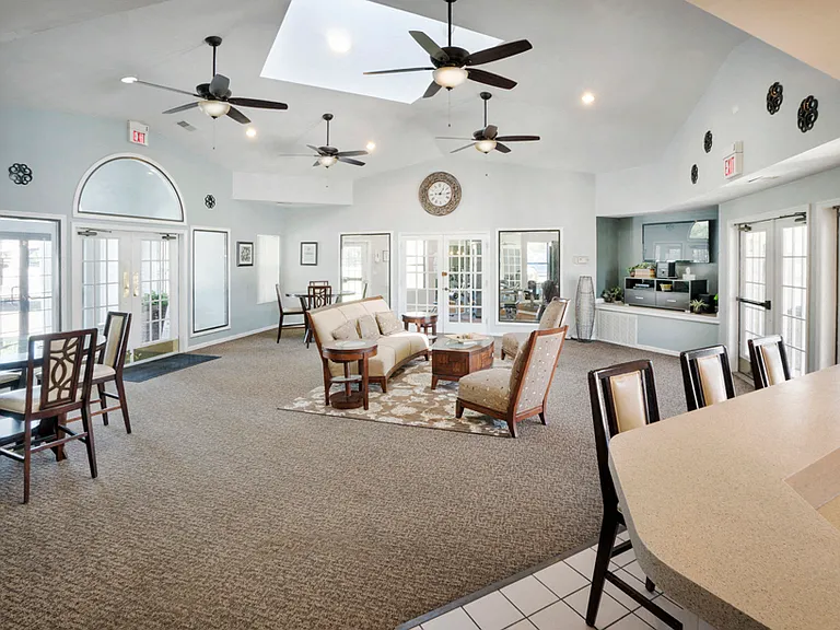 Boulder Pointe Apartments — Photo 31