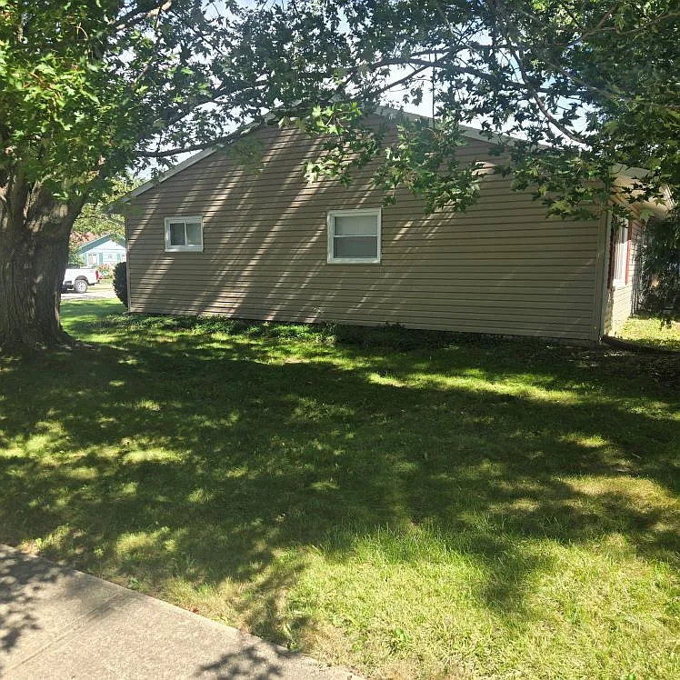 4 bed, 1224 sqft, $2,450 — Photo 3