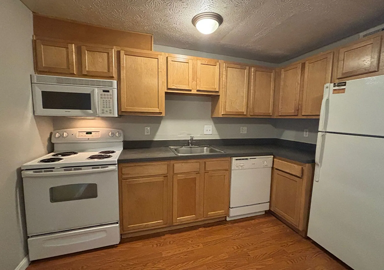 Lowell 525 — Photo 1