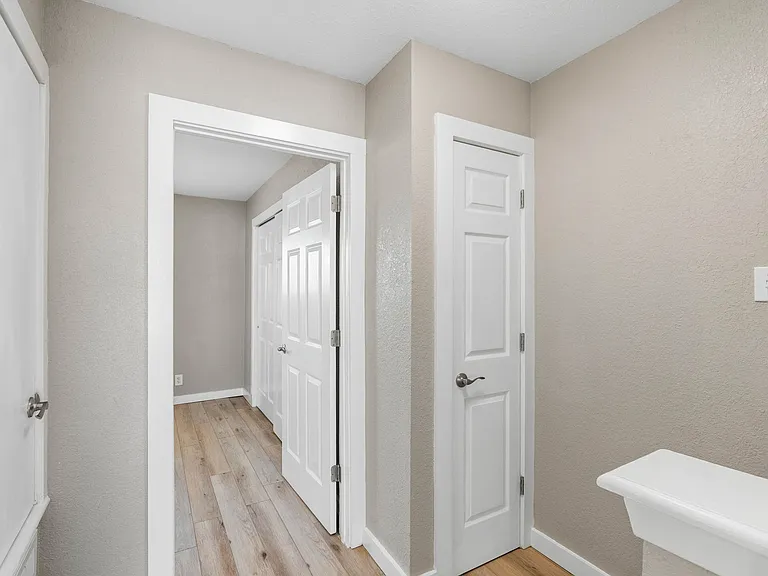 4820 Delwood St — Photo 24