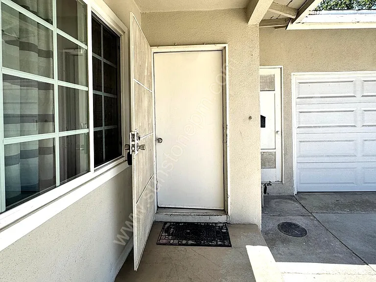 2422 Mariposa St — Photo 24