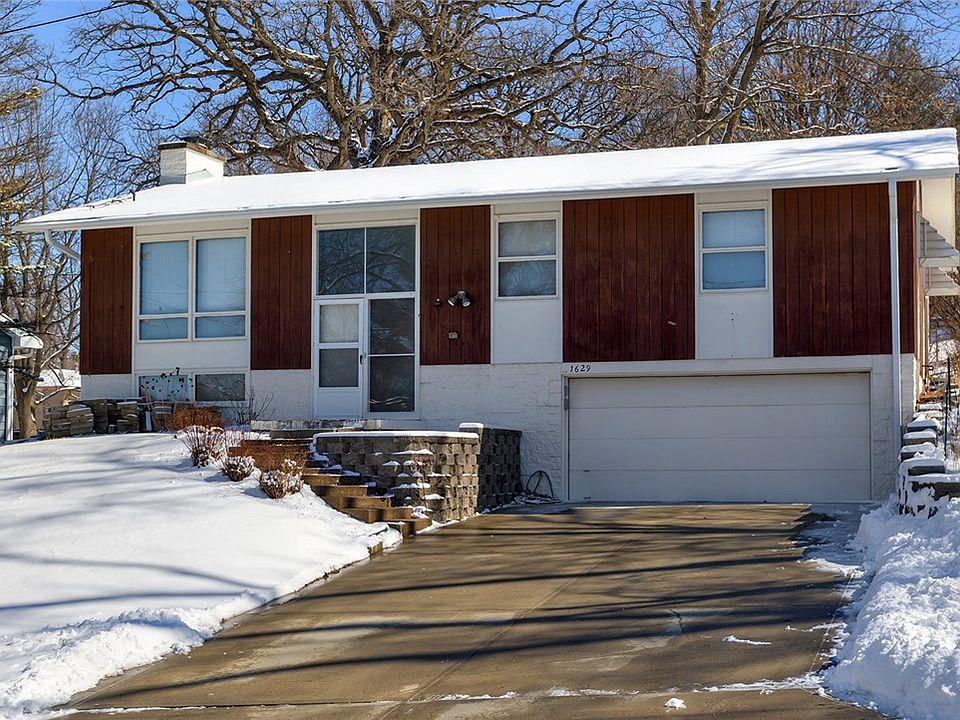 1629 68th St, Windsor Heights, IA 50324 Zillow
