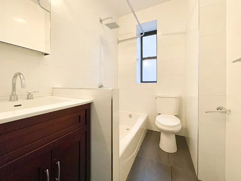 261 W 21st St #9 — Photo 7