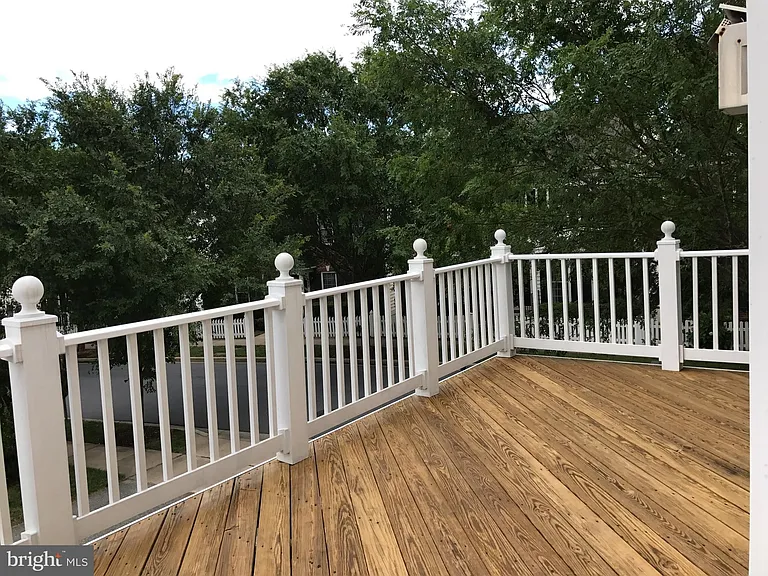 421 Leaning Oak St — Photo 10