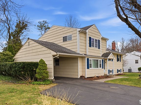 3rd image of 28 Ashford Road