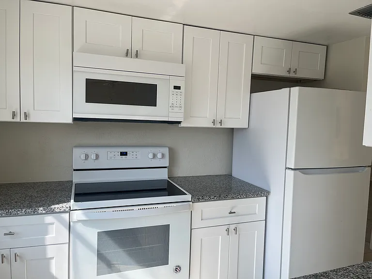 2303 Bay Blvd #2 — Photo 14