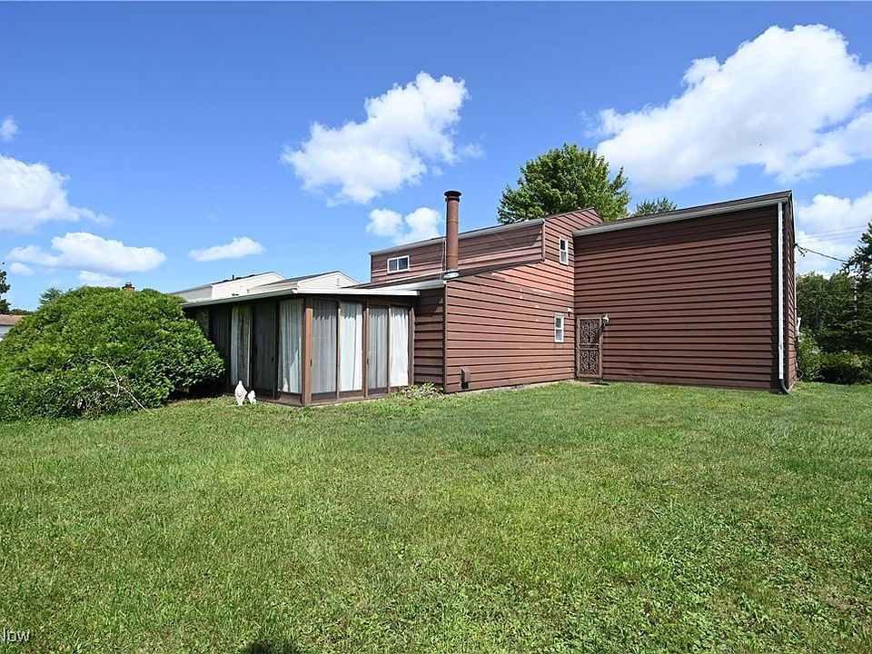 2nd image of 4208 Abbe Rd