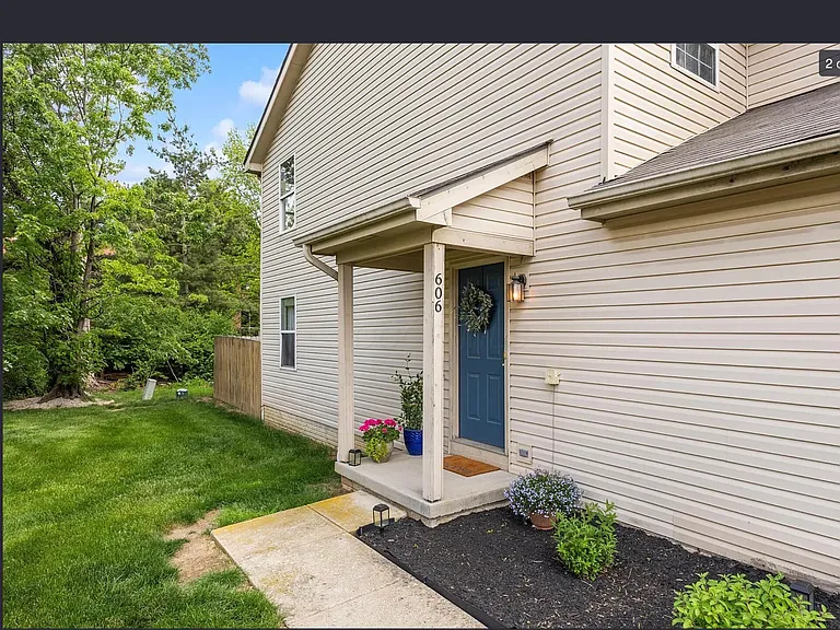 606 Chadwood Dr — Photo 2