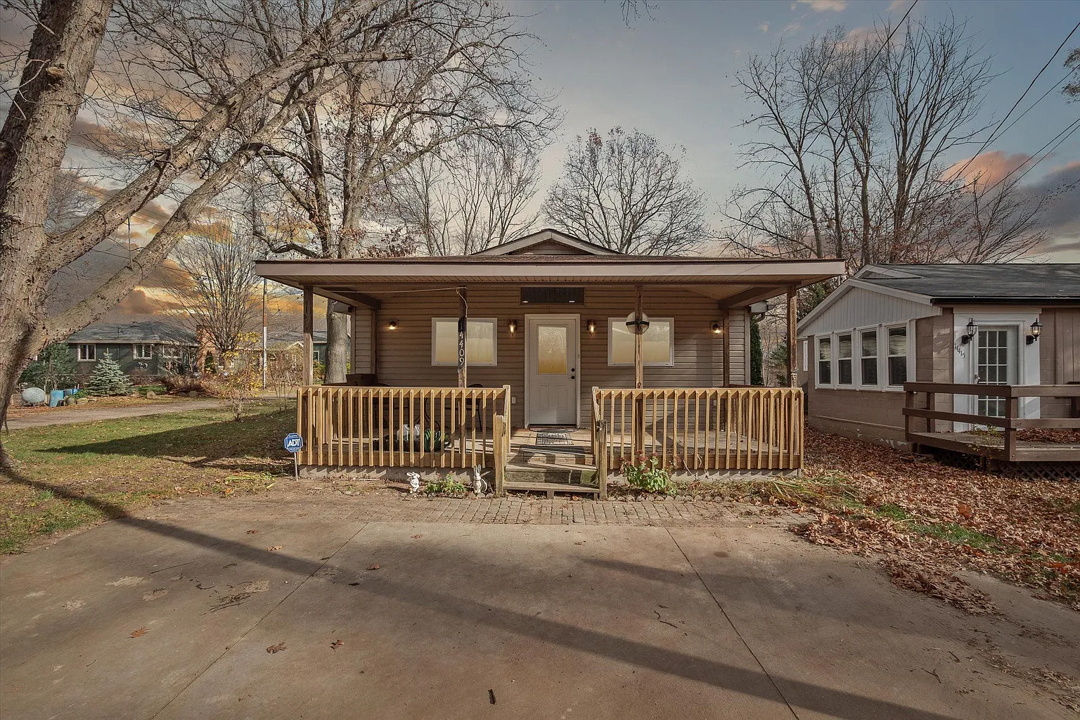 14409 Rosemary Dr photo 1