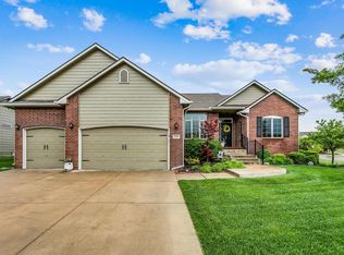 2324 N Fairway Ln, Derby, KS 67037