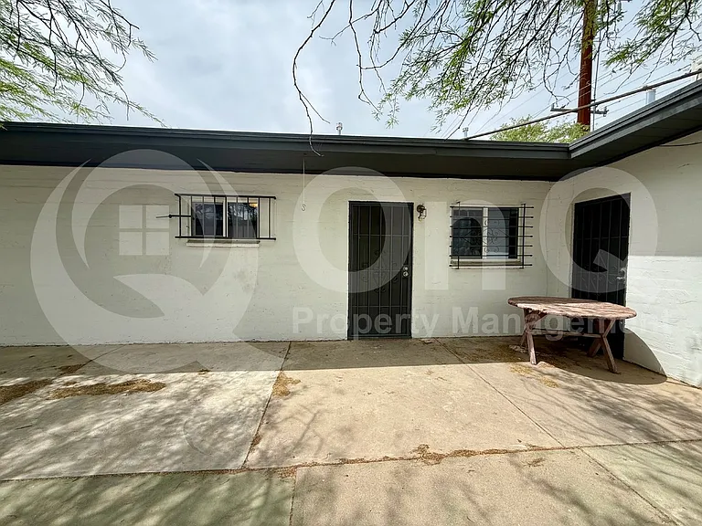 3564 E Kleindale Rd #B — Photo 8
