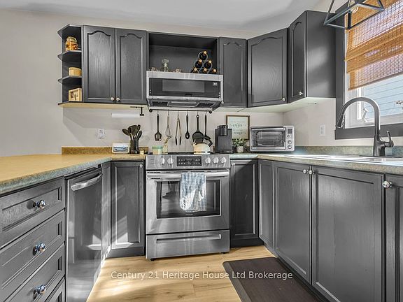 3rd image of 14 Herford St