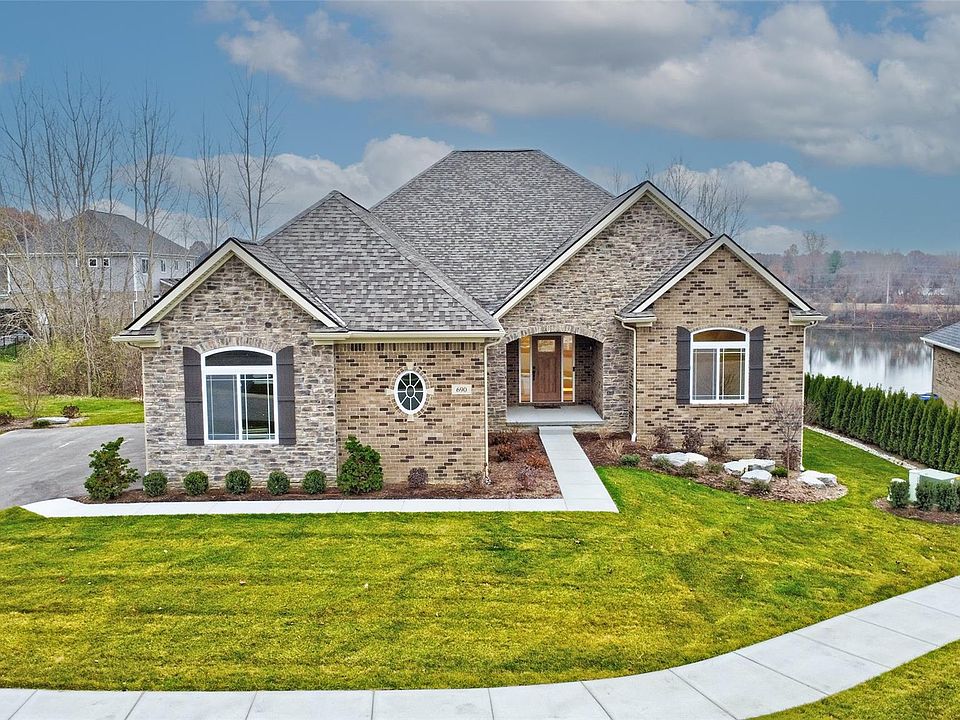 1st image of 690 Willow Lake Ct