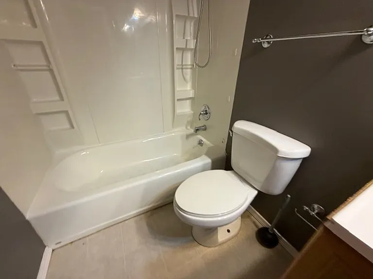 7489 Hazelcrest Dr — Photo 16