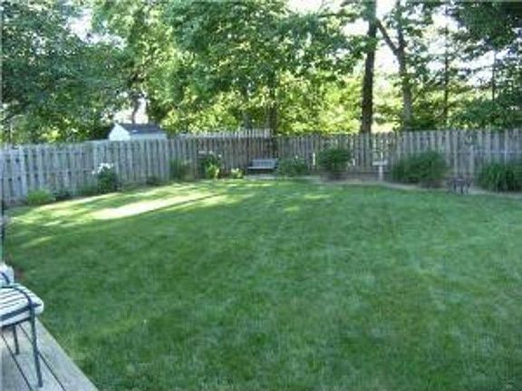3rd image of 2093 Drumlin Dr