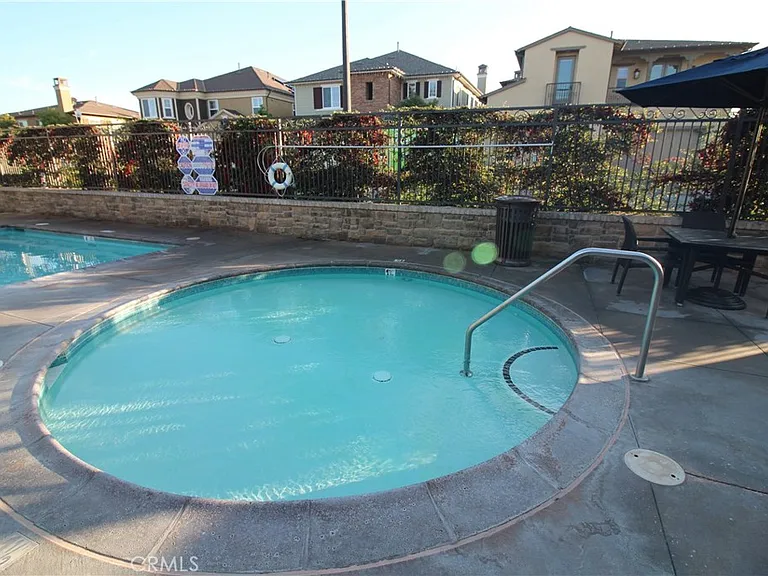 4731 Oceanridge Dr — Photo 30