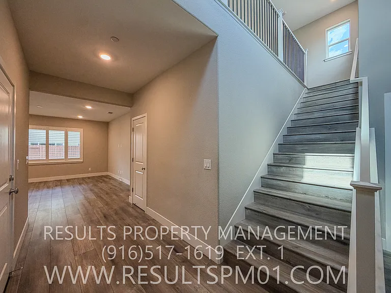 587 River St — Photo 22