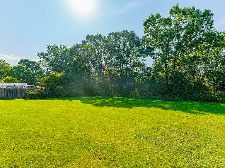 44 Suncrest Dr #2 — Photo 6