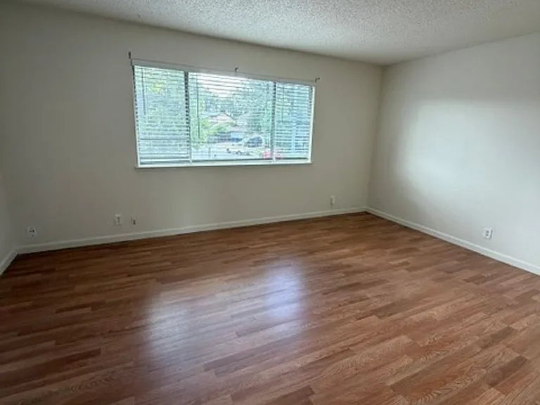 6200 Osullivan Ln — Photo 18