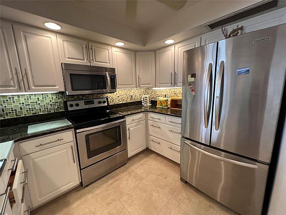 4th image of 2800 N Ocean Dr #A-3a